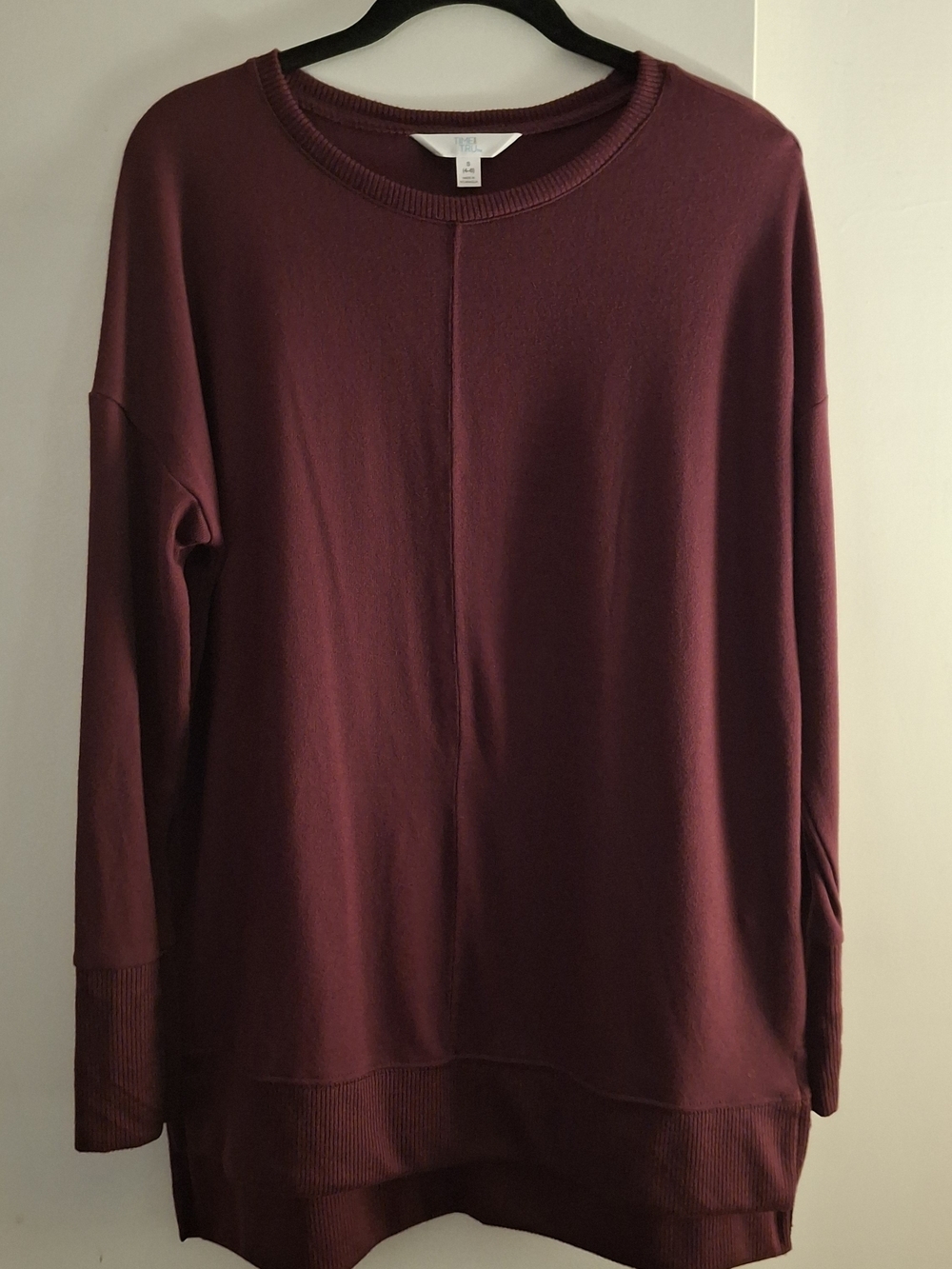 Time and Tru Women's Maroon Crewneck Tunic Sweater